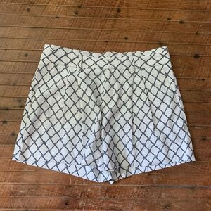 Banana Republic high waisted 80’s royalcore black & white shorts